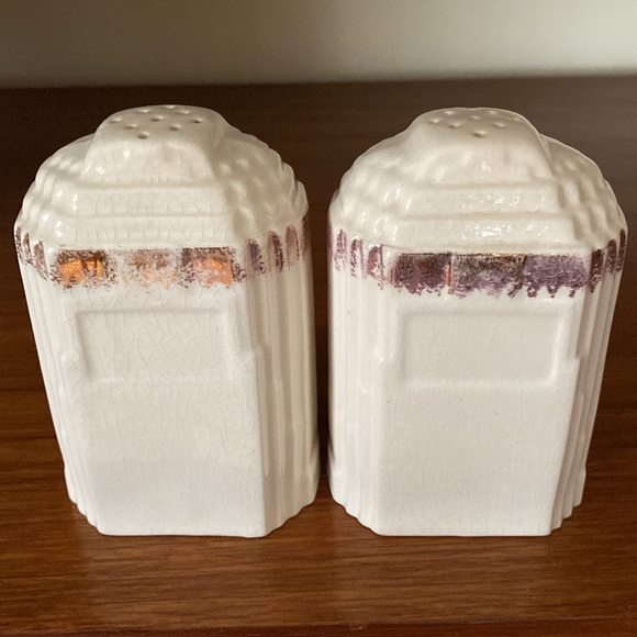 VTG Art Deco Style Salt/Pepper Shakers - Picture 3 of 13